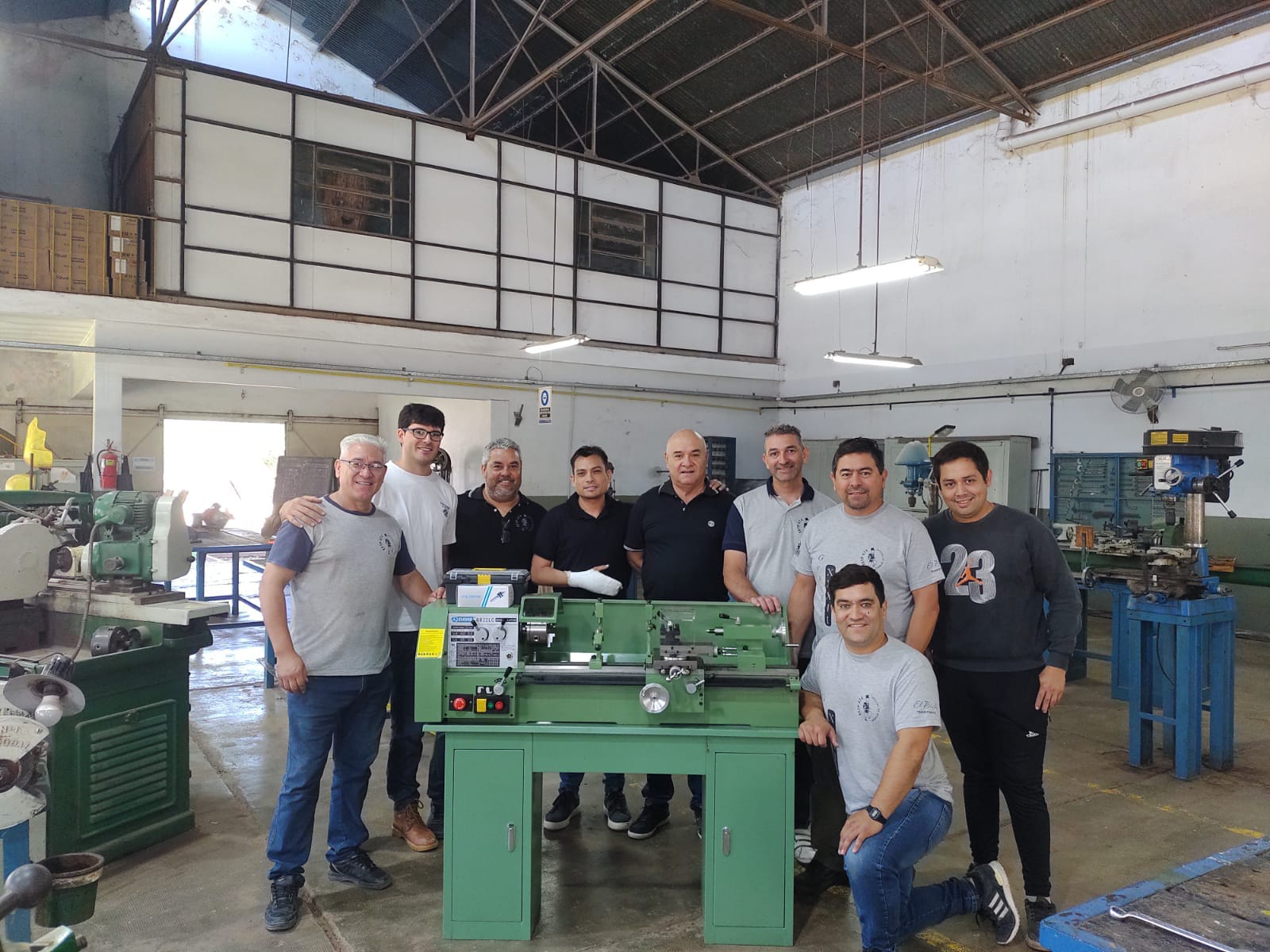 Donación de un torno junto a la empresa Cargill para la Escuela Tambor de Tacuarí.